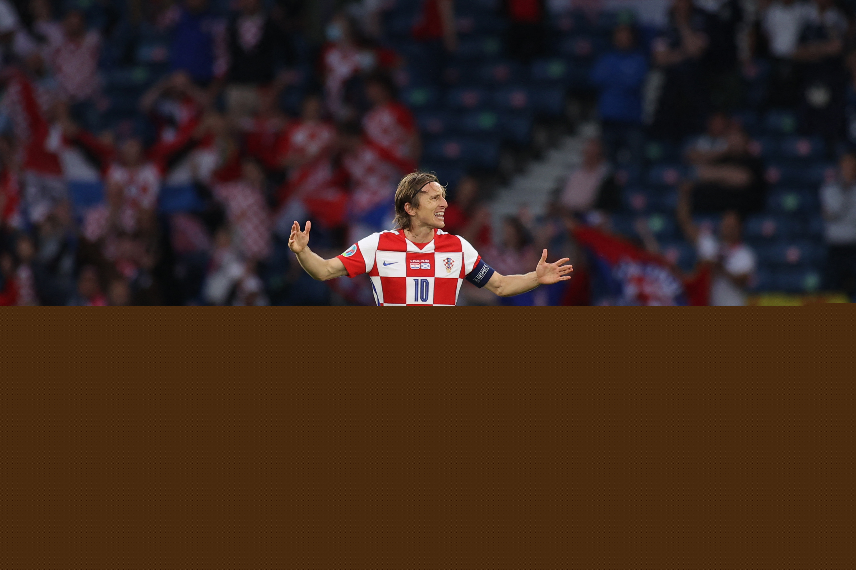 TA：尼潘外租阿贾克斯的可能已消失；曼城考虑是否留埃切韦里