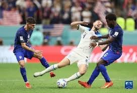 2中超-韩佳奇两送礼法比奥造绝平球 10人国安2-2申花